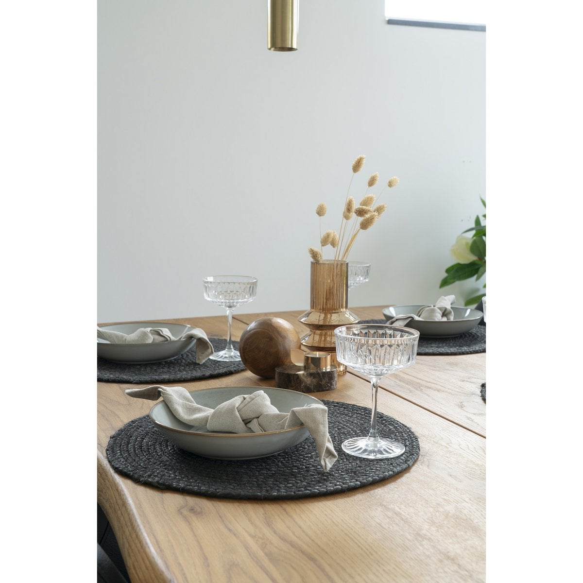 Gros plan sur la texture du set de table Bombay en jute