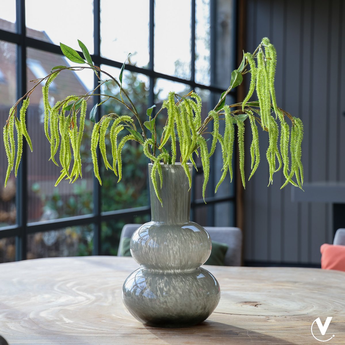 Vase en verre gris