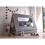 Ambiance chaleureuse avec lit enfant en bois