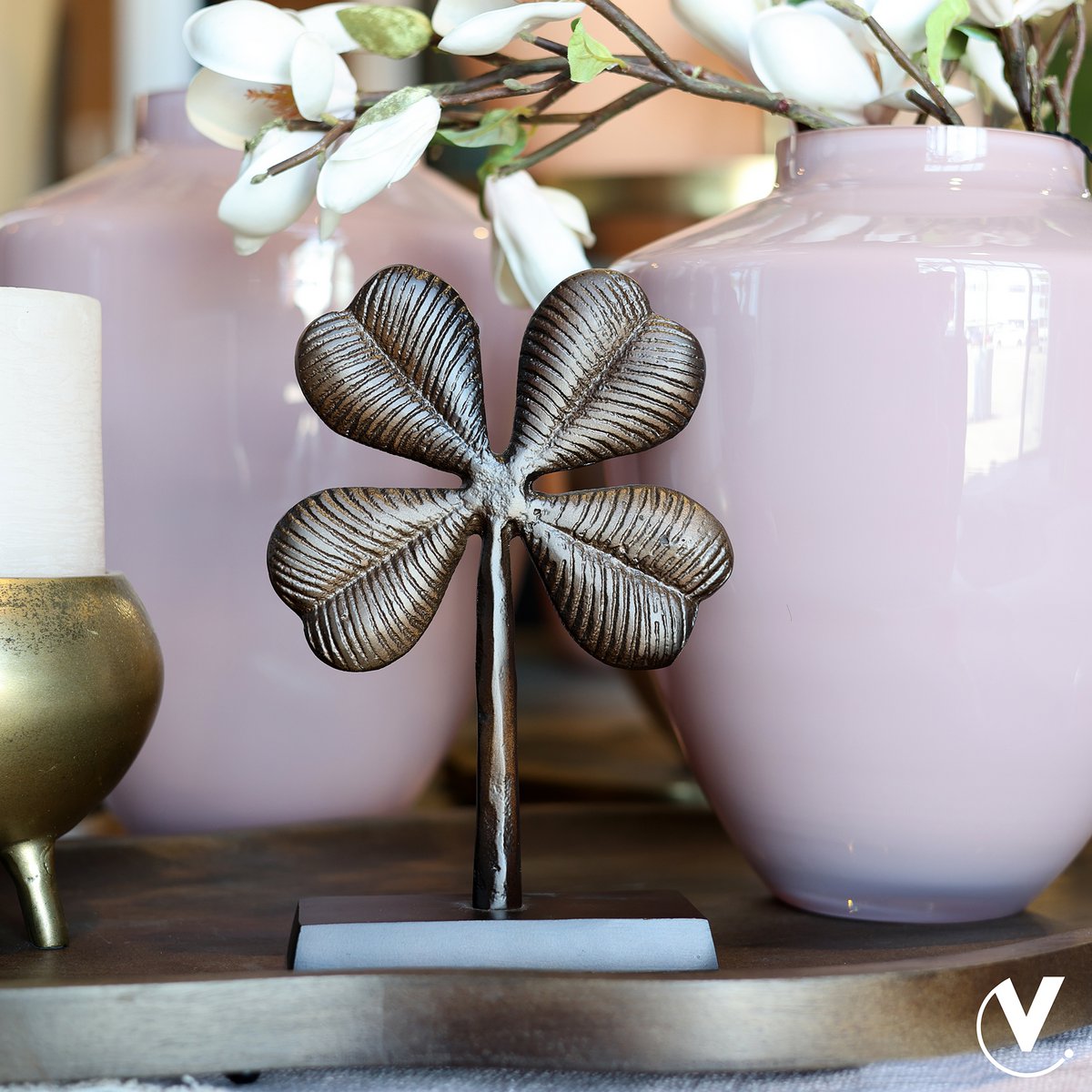 Vase Santa Fe bronze - vue rapprochée du design moderne et chic