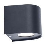 La lampe LED "Alecto" mesure 10,5 x 11,7 cm et mesure 10 cm de haut. Il se compose d'un plastique de haute qualité avec une surface légèrement structurée qui semble peinte. Timeless Black rend la lampe universellement utilisable.