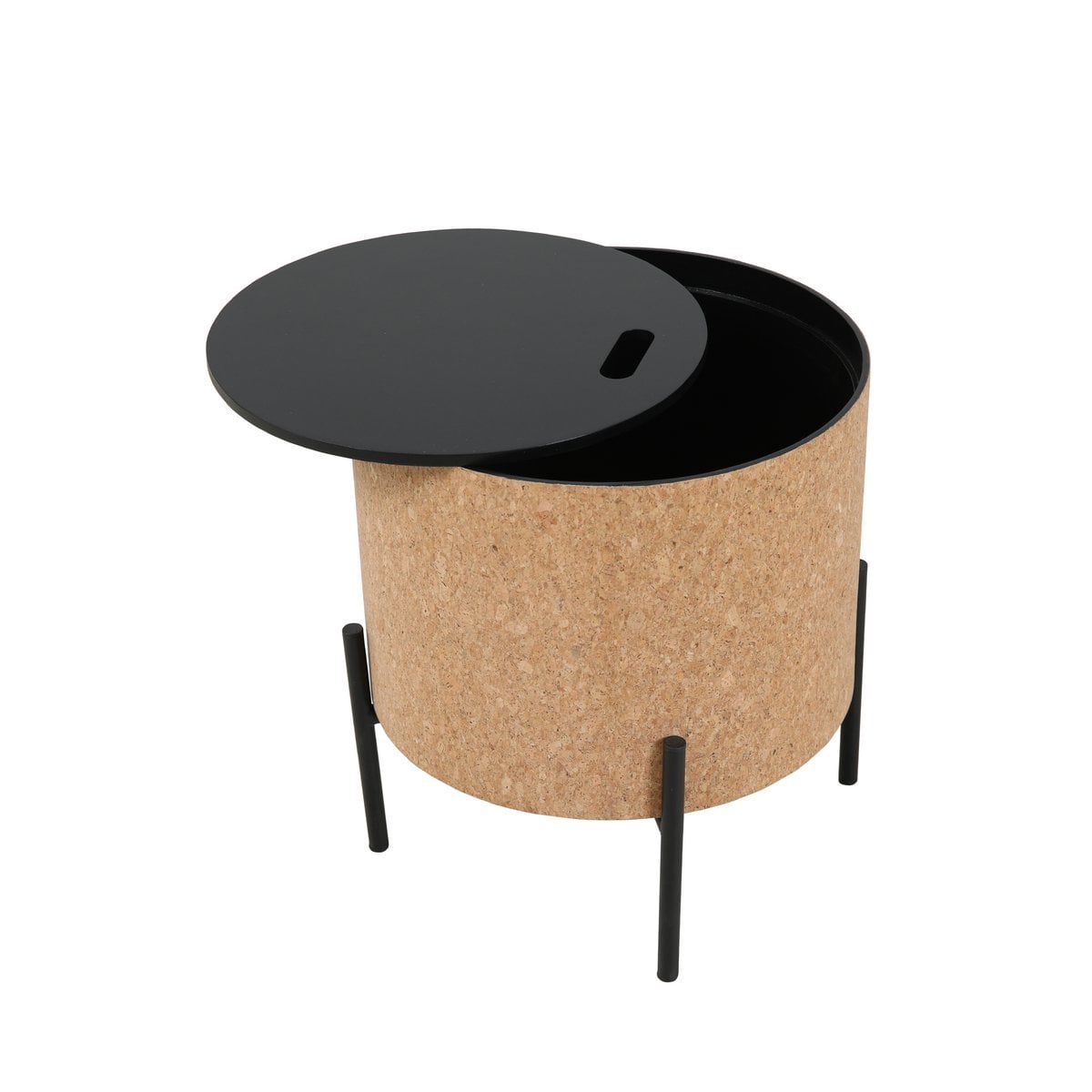 Tables basses empilées pour un rangement facile