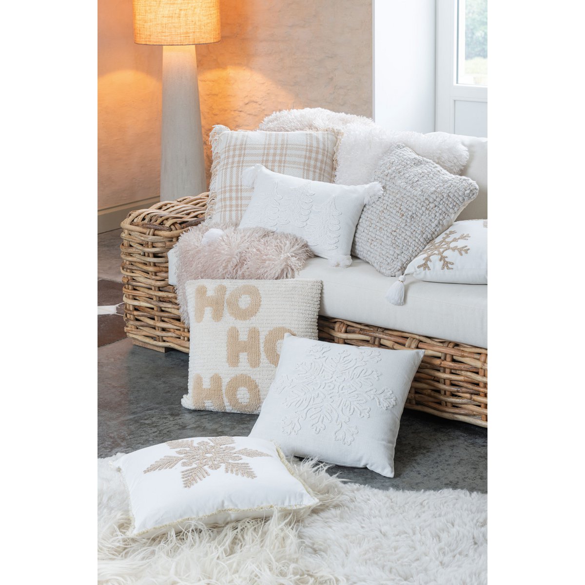 Coussin J-Line tissé écru - détails de couture