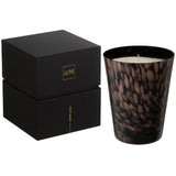 Détail du verre noir et or de la bougie J-Line Noa