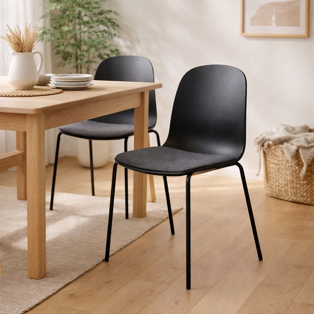 Chaise de salle à manger Madalena - Noir, 53x50x85cm - Lot de 2 en situation