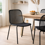 Chaise de jardin Branson - noir, empilable, 55x46.5x82 cm - Ensemble de 4 en situation