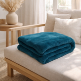 J -line Plaid Cutie - Couverture en polaire - Poly - Blue à essence - 180 x 130 cm en situation
