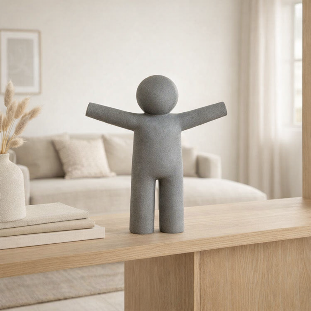 J -line Figure P'tit Maurice Magnésium - Béton - Gray - Small en situation