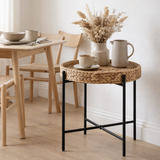 Table d'Appoint Naro - Jacinthe d'Eau, Métal, Noir/Naturel - Ø50x48,5 cm en situation