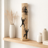 J-Ligne Decoration Figures grimpant - bois / aluminium - noir en situation