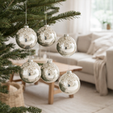 J-Line Boule de Noël Fleurs - verre - argent brillant - petite - boîte de 6 en situation