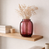 Vase, verre soufflé bouche, rouge fumé, ø17x21 cm en situation