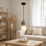 Suspension Leeds - Suspension grise, en forme de boule, cordon en tissu de 150 cm en situation