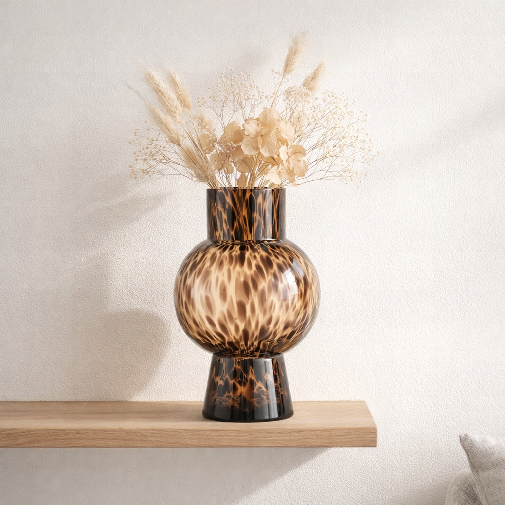 Vase J-Line Ball Dot Brown - verre - moyen - 30,50 cm de haut en situation