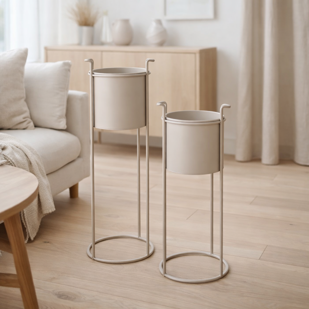 Rabo Flower Stand - Jardinière, acier, sable, lot de 2 en situation
