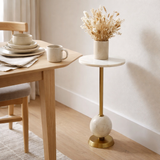 Table d'appoint Salo - Table d'appoint en laiton et marbre Ø25x54 cm en situation