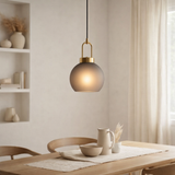 Suspension Luton - Laiton, Verre Fumé Mat, Ø20 cm, Cordon Tissu 150 cm en situation