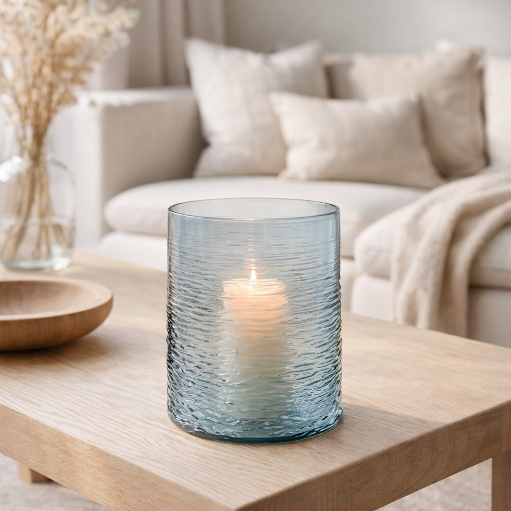 J -line Windlicht Sea - Verre - Bleu - Small en situation
