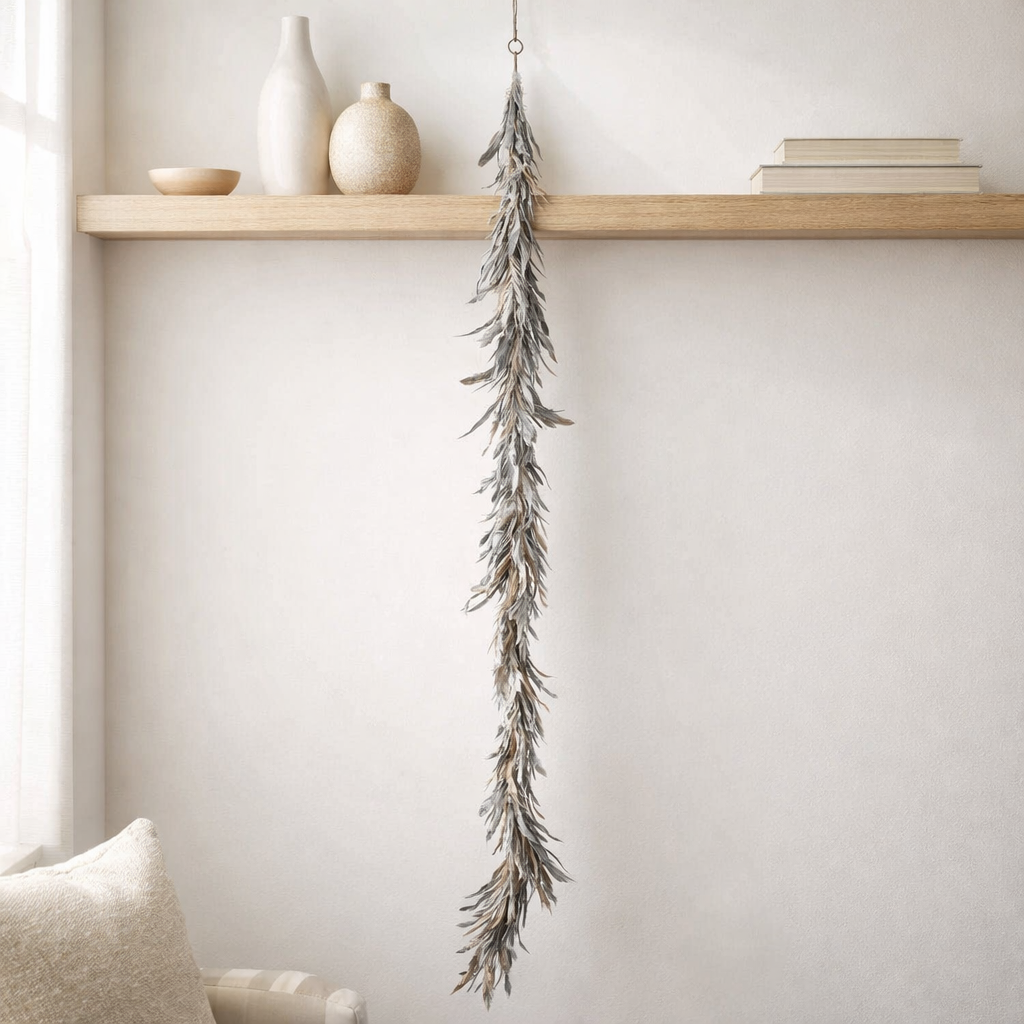 J -line Decoration Slinger - Plumes en vrac - Argent en situation