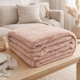 J-Line Plaid Cutie - Couverture en polaire - Poly - Powder Pink - 180 x 130 cm en situation
