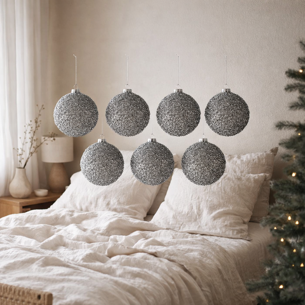 J-Line Boule de Noël Glitter - verre - gris fumé - petite - boîte de 6 en situation