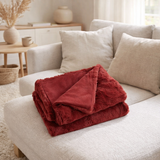 J-Line Plaid Cutie - couverture polaire - polyester - rouge - 180 x 130 cm en situation