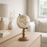 Globe J-Line sur socle - bois - blanc/naturel - petit en situation
