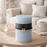 Bougie cylindrique J-Line - bleu clair - extra large - 110U en situation