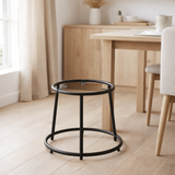 J-Line Frame Tabouret Bas Métal Noir en situation