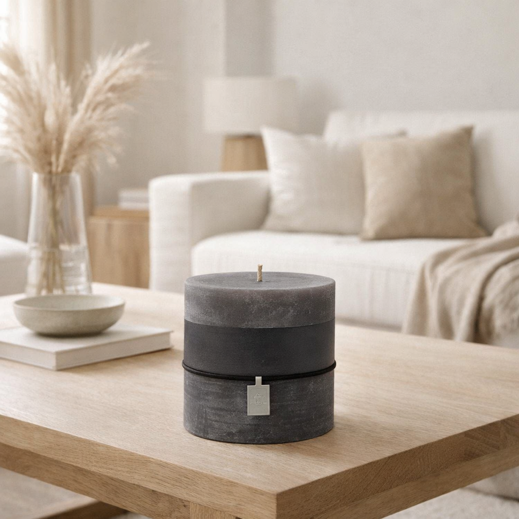 Bougie cylindrique J-Line - gris foncé - 75U - S en situation