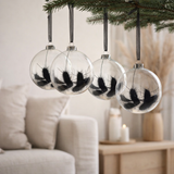 Boule de Noël J-Line Queue de lièvre séchée - verre - noir - M - boîte de 4 en situation