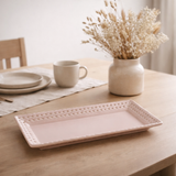 Assiette J-Line Rectangulaire - céramique - rose en situation