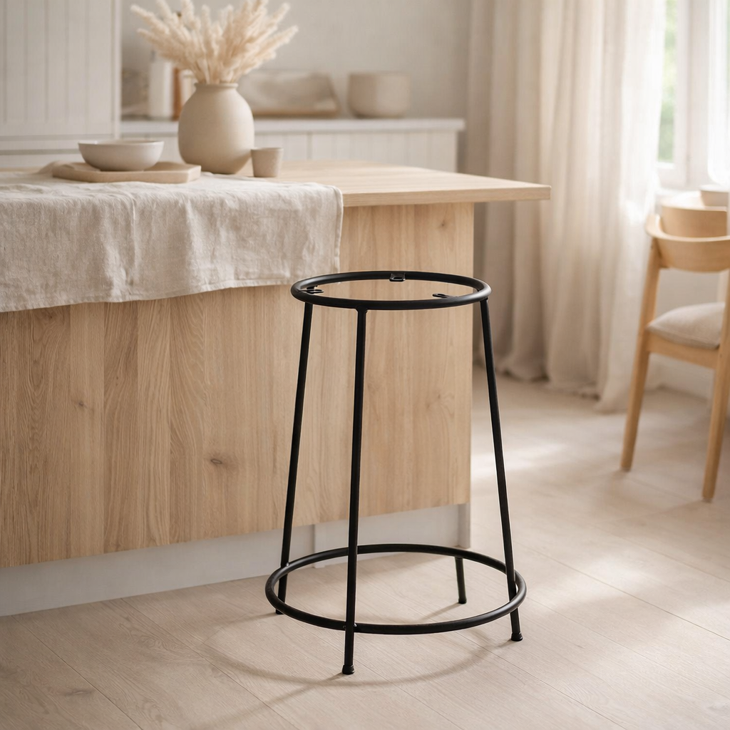 J-Line Frame Tabouret Moyen Métal Noir en situation