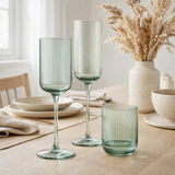Verre à champagne J-Line Louise - verre - transparent/vert en situation