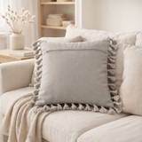 J-Line coussin marocain à pompons - polyester - gris en situation
