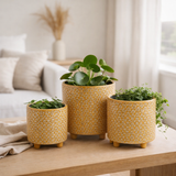 Pot de fleurs J-Line - Céramique - ocre - L - Ø 16,5 cm en situation