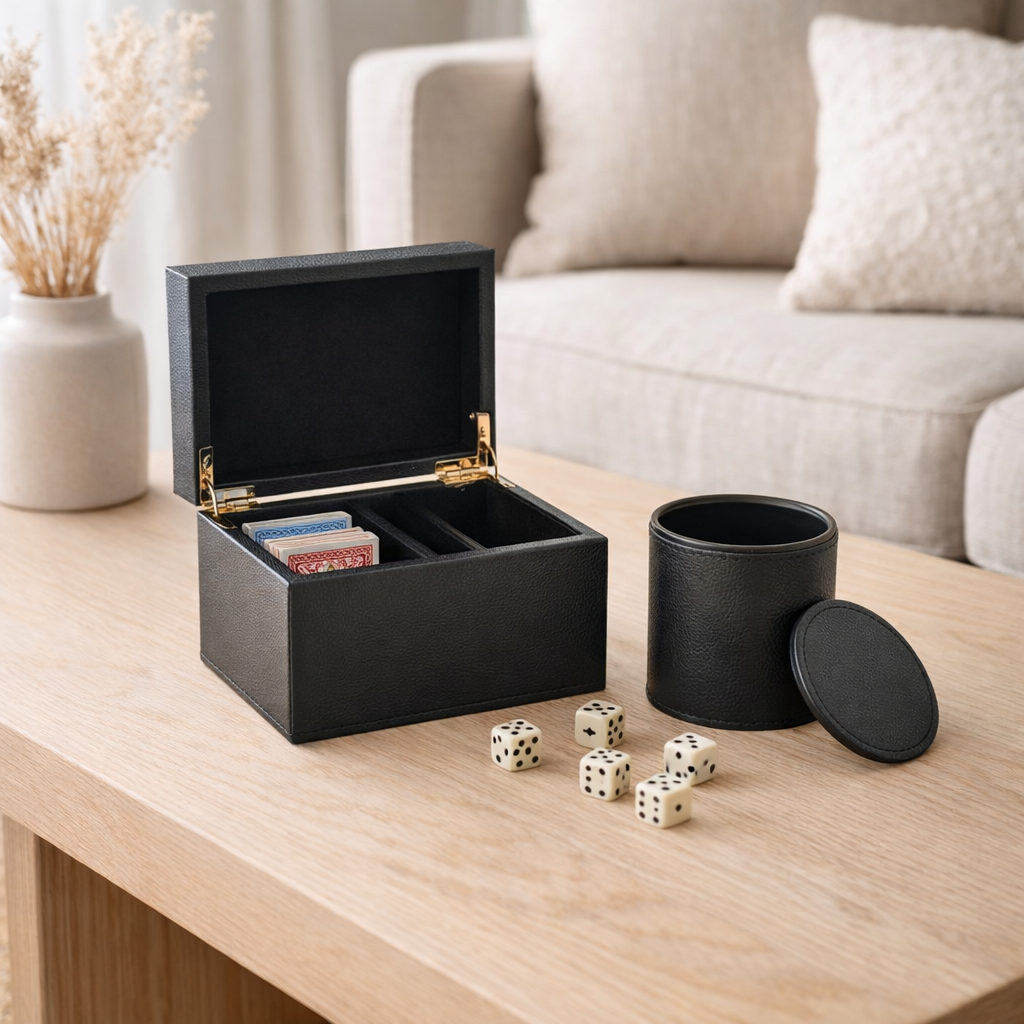 Coffret J-Line Jeu de cartes - cuir artificiel - noir en situation