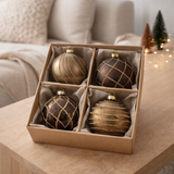 J-Line Boite de 4 Lignes Boules de Noël + Paillettes Verre Marron Clair/Foncé en situation