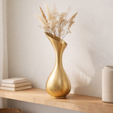 J -line vase olivia - aluminium / métal - or - moyen - 60 cm de haut en situation