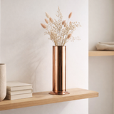Vase J-Line Tube - verre - cuivre - petit - 26 cm de haut en situation