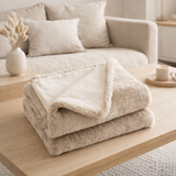 J-Line Plaid Cutie - Polyester - 180x130 cm - Gris clair en situation