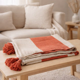 J-Line Plaid rainures de plage - coton - corail - 185 x 135 cm en situation