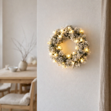 Couronne de décoration de Noël J-Line - PVC/plastique - vert - petite - LED en situation