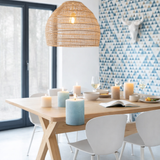 Bougie cylindrique J-Line - aqua - moyenne - 39U en situation