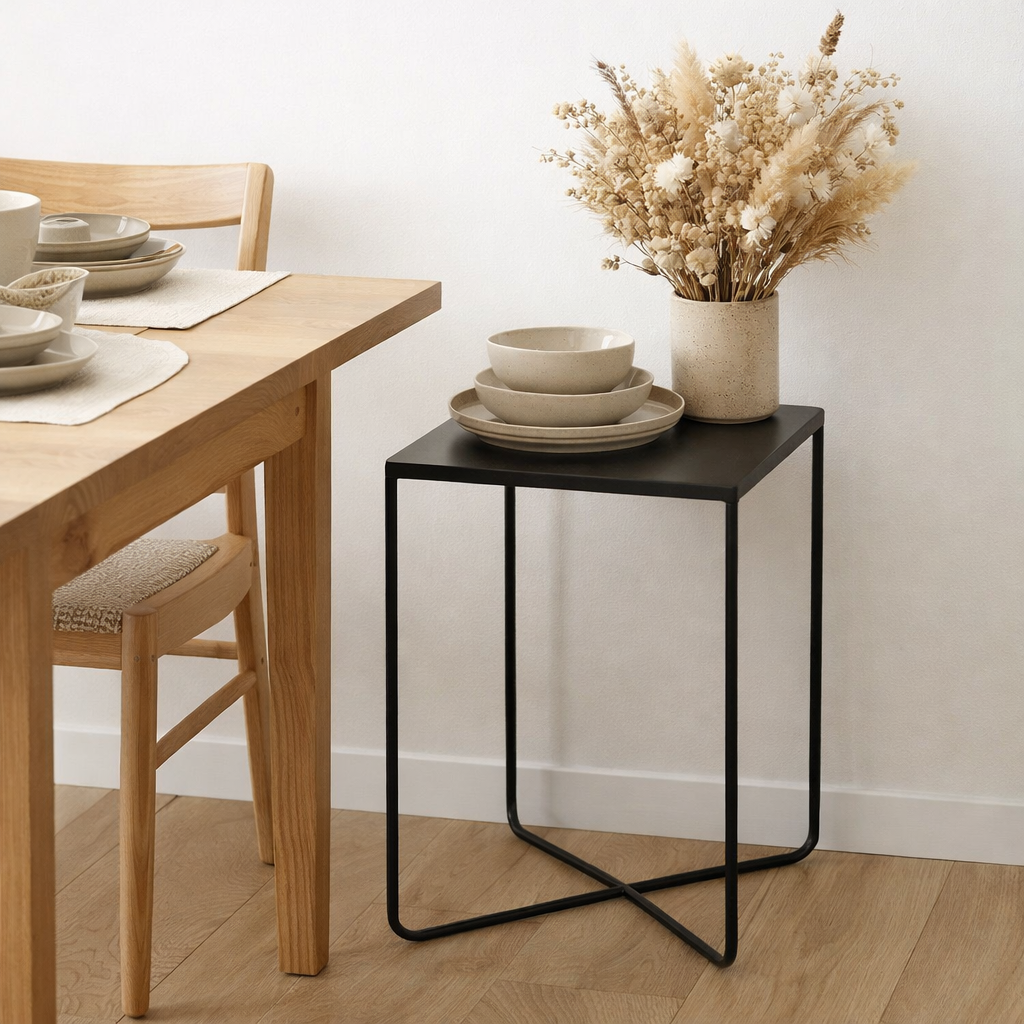Table d'appoint J-Line Cross Frame - métal - noir en situation