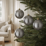 J -Line Christmas Ball Solid - Glass - Pearl Grey - Large - Boîte de 4 en situation