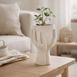 J -line Flowerpot Hands - Ciment - White - Small - Ø 11 cm en situation