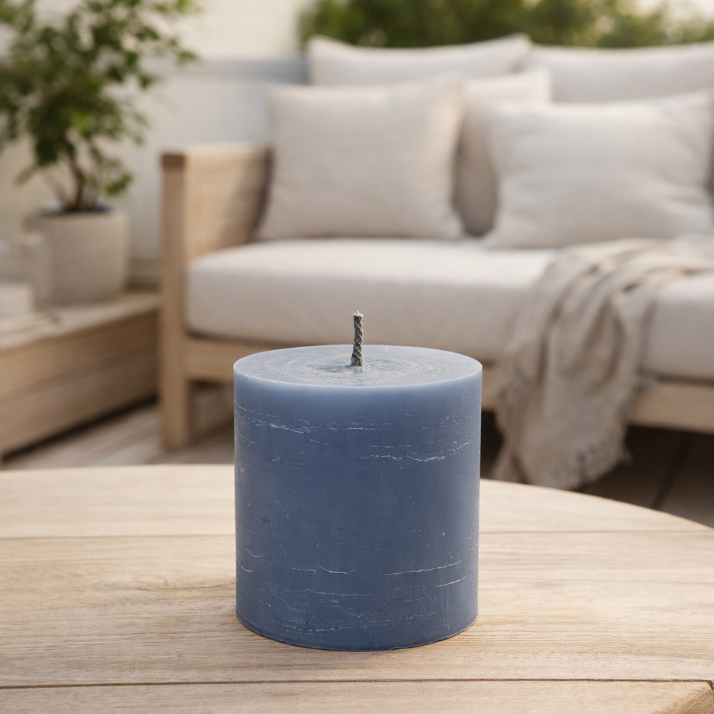J -line Pilier de bougie en plein air Paraffine - Bleu - Small - 70U en situation