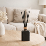 J -Liline Fragrance Huile + Sticks - Black Diamond - Leather - Black - 100ml en situation