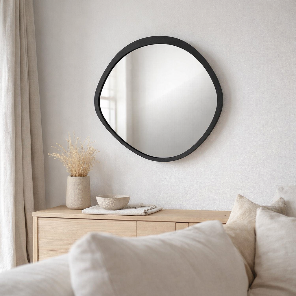 J -line Mirror Round - Metal / Glass - Black - Small - 60,5 x 58 cm en situation